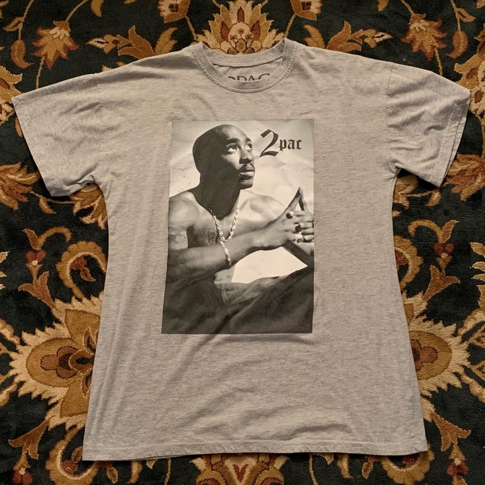 [2/$25] 2PAC BRAVADO GREYSCALE PHOTO GRAPHIC SHORT SLEEVE T-SHIRT - SIZE S/M